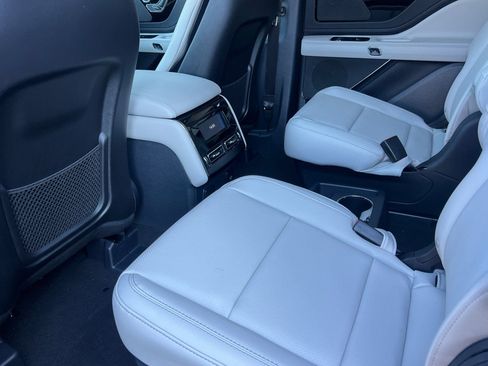 New 2026 Lincoln Aviator AWD w/ Jet Appearance Package image 10