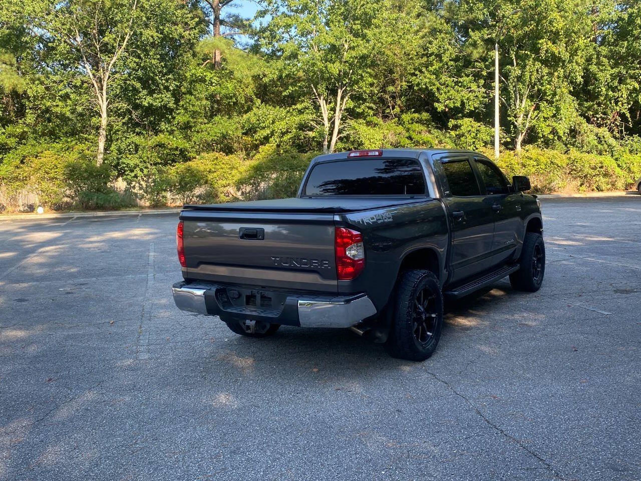 Used 2015 Toyota Tundra SR5 w/ TRD Off Road Package AWD/4WD image 5