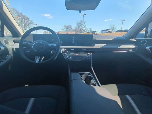 Used 2025 Hyundai Sonata SEL FWD image 25