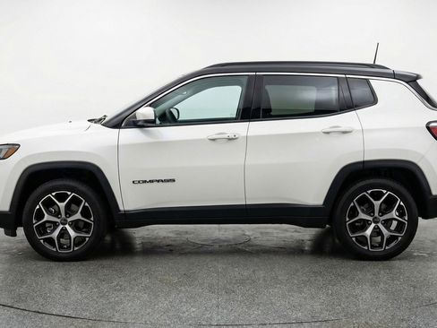 Used 2025 Jeep Compass Limited AWD/4WD image 4