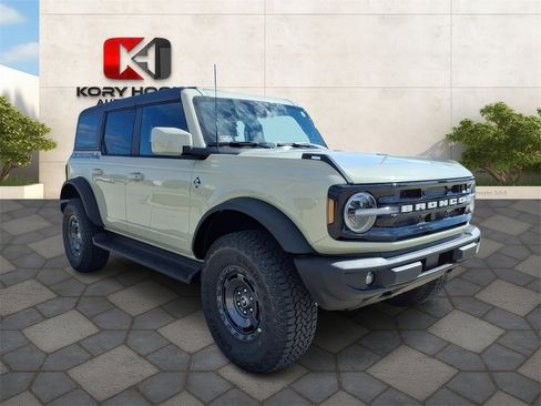 New 2025 Ford Bronco Outer Banks w/ Sasquatch Package image 4
