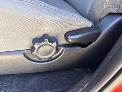 Used 2017 Toyota Tacoma SR5 image 14