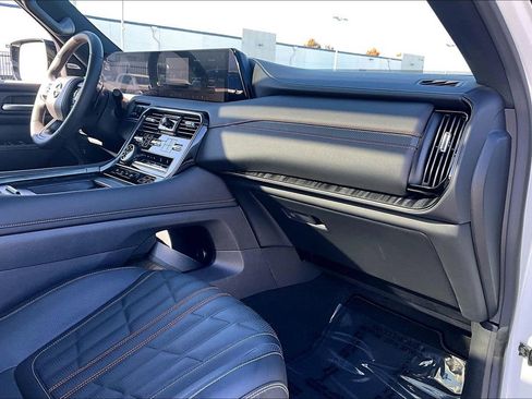 Used 2025 Nissan Armada PRO-4X w/ Pro-4X Premium Package image 21