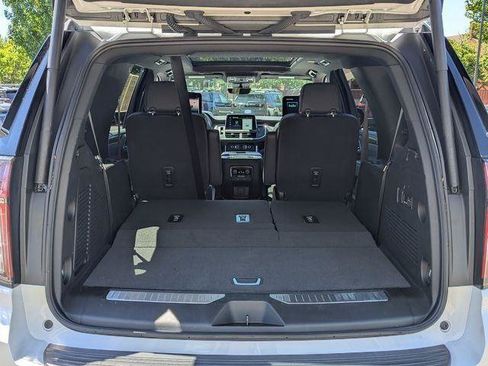 Used 2023 Chevrolet Tahoe Premier w/ Advanced Technology Package AWD/4WD image 33