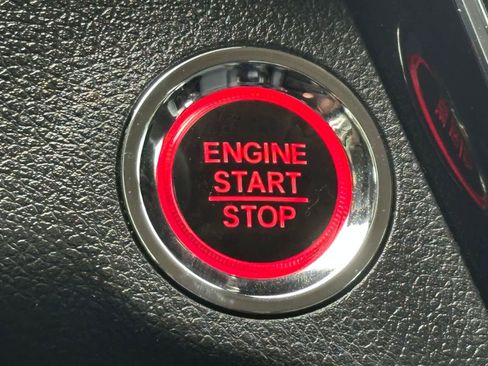 Used 2020 Honda HR-V Touring image 26