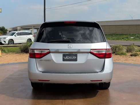 Used 2012 Honda Odyssey EX image 3