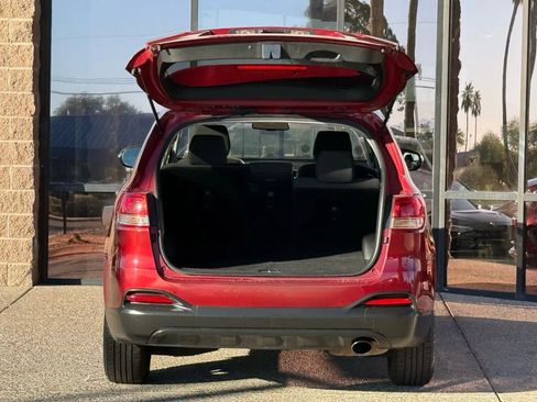 Used 2016 Kia Sorento LX w/ LX Convenience Package image 13