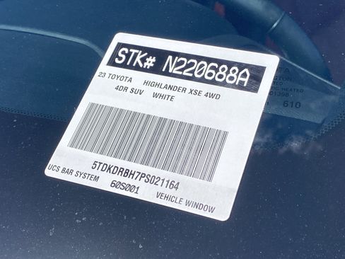 Used 2023 Toyota Highlander XSE AWD/4WD image 10