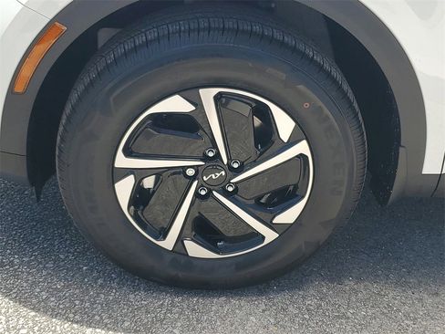 New 2025 Kia Sportage LX image 29