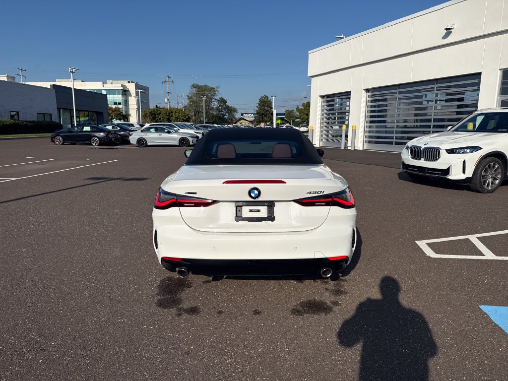 Certified 2024 BMW 430i xDrive Convertible w/ Premium Package AWD/4WD image 4