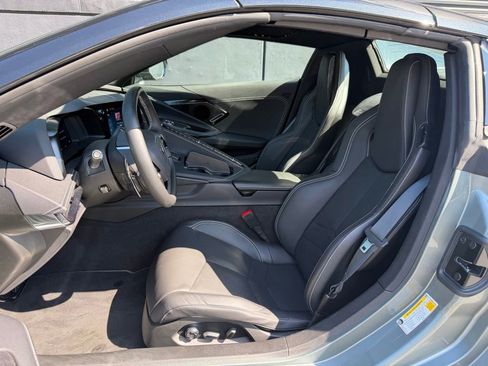 Used 2024 Chevrolet Corvette Stingray Preferred Conv w/ Stealth Interior Trim Package RWD image 5