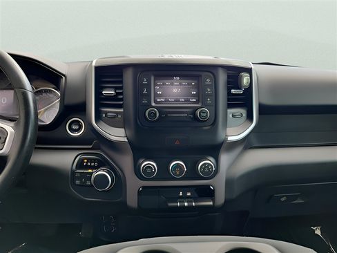 Used 2019 RAM 1500 Big Horn AWD/4WD image 18