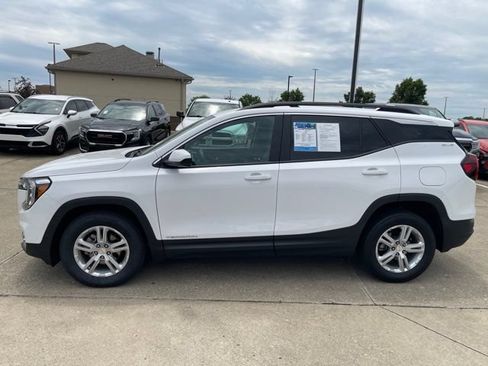 Certified 2022 GMC Terrain SLE w/ Driver Convenience Package AWD/4WD image 9