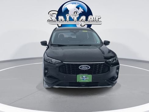 Used 2024 Ford Escape Platinum image 3