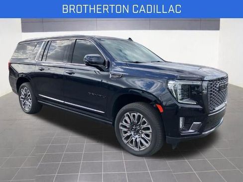 Certified 2023 GMC Yukon XL Denali Ultimate AWD/4WD image 4