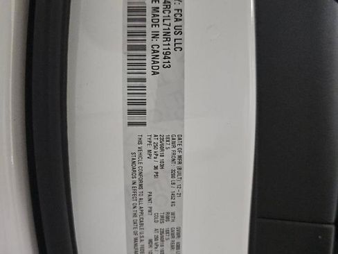 Used 2022 Chrysler Pacifica Touring-L w/ S Appearance Package FWD image 19