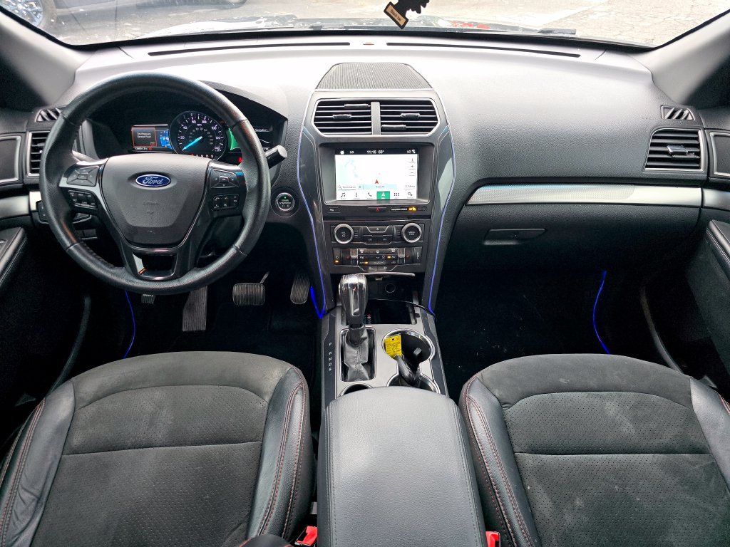 Used 2018 Ford Explorer XLT w/ Equipment Group 202A FWD image 5