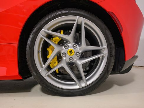 Used 2022 Ferrari F8 Tributo RWD image 20