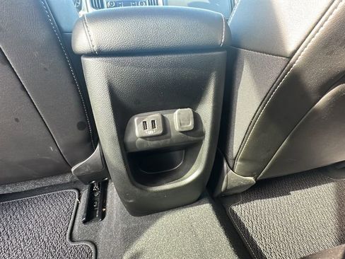 Used 2022 GMC Canyon Denali image 15