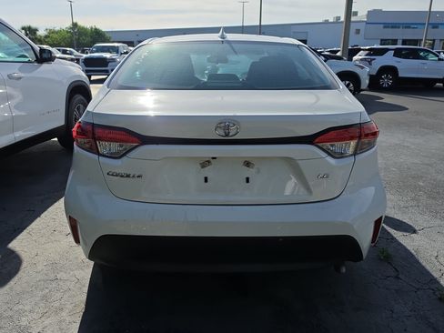 Used 2023 Toyota Corolla LE FWD image 5