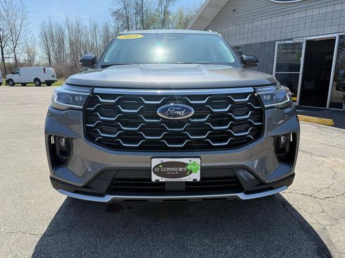 Used 2025 Ford Explorer Platinum w/ Ultimate Package AWD/4WD image 8