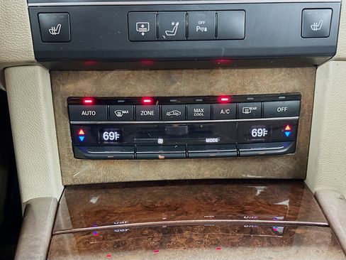 Used 2011 Mercedes-Benz E 350 Sedan image 21