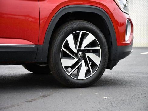 Used 2024 Volkswagen Atlas SEL AWD/4WD image 9