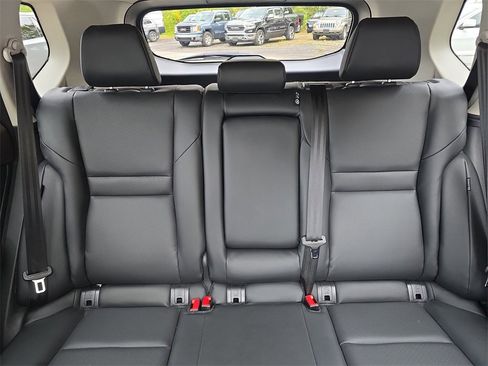 Used 2022 Nissan Rogue SV w/ SV Premium Package image 23