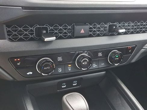 Certified 2025 Honda Accord SE image 19