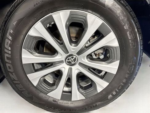 Used 2021 Toyota Prius Prime Limited image 29