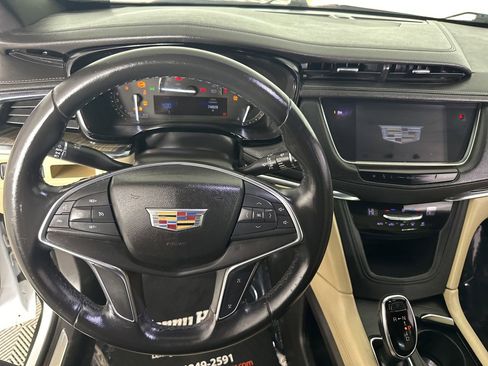 Used 2019 Cadillac XT5 FWD image 14