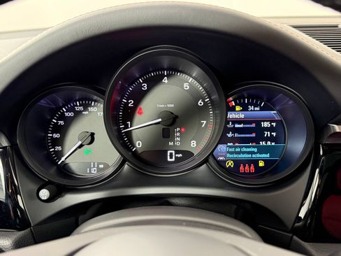Certified 2026 Porsche Macan AWD/4WD image 22
