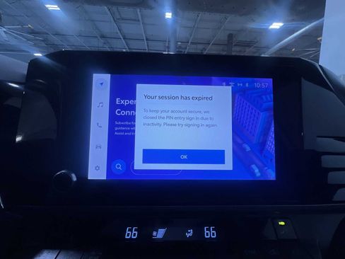 Used 2025 Toyota Camry SE image 23