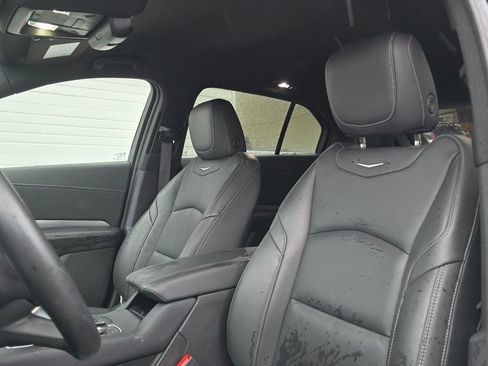 Used 2025 Cadillac XT4 Premium Luxury image 25