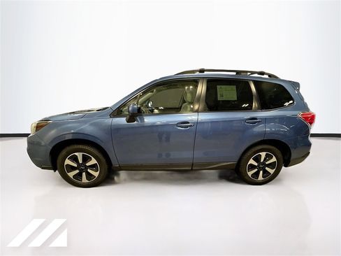Used 2018 Subaru Forester 2.5i Premium w/ All-Weather Package image 8