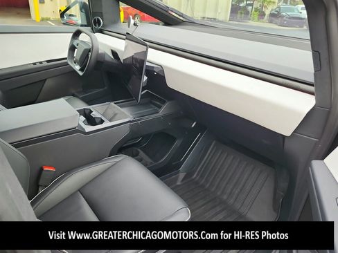 Used 2024 Tesla Cybertruck AWD Crew Cab image 29