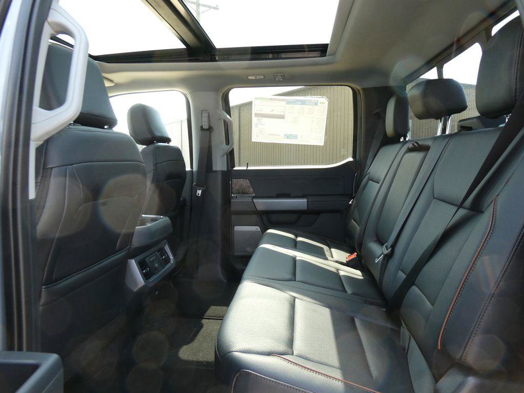 New 2027 Ford F250 Lariat w/ Black Appearance Package AWD/4WD image 15