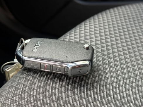 Used 2025 Kia Soul LX w/ LX Technology Package image 18