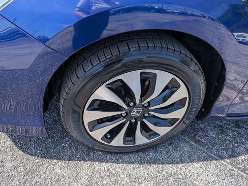 Used 2017 Honda Accord Hybrid Sedan image 8