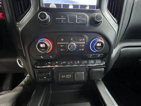 Used 2020 Chevrolet Silverado 1500 LT Trail Boss image 19