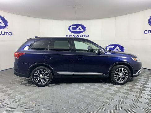 Used 2018 Mitsubishi Outlander ES image 2