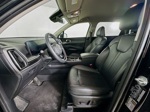 Used 2024 Kia Sorento S image 13