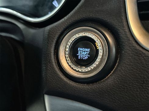 Used 2020 Dodge Durango SXT image 23