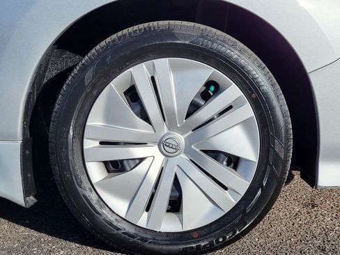 Used 2025 Nissan Leaf S image 29