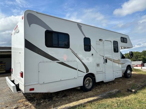 Used 2017 Ford E-350 and Econoline 350 Super Duty w/ Motorhome Prep Package RWD image 3