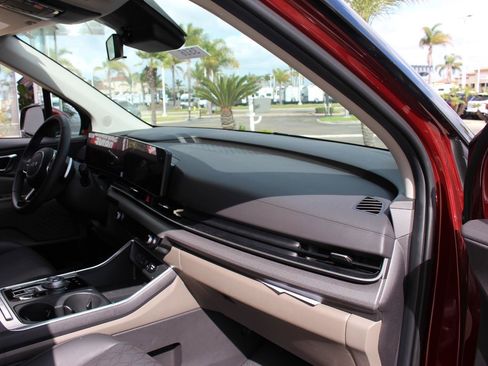 Certified 2026 Kia Carnival EX image 15