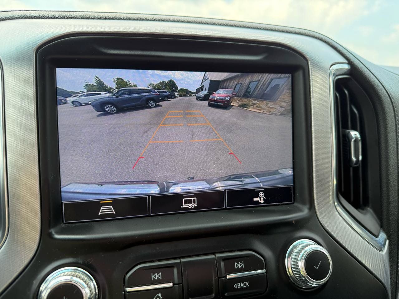 Used 2021 GMC Sierra 1500 SLT AWD/4WD image 32