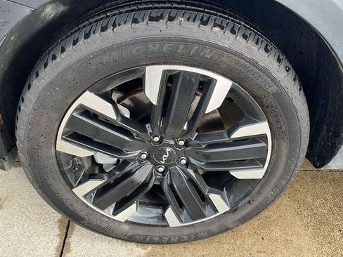 Used 2024 Kia Telluride SX image 29