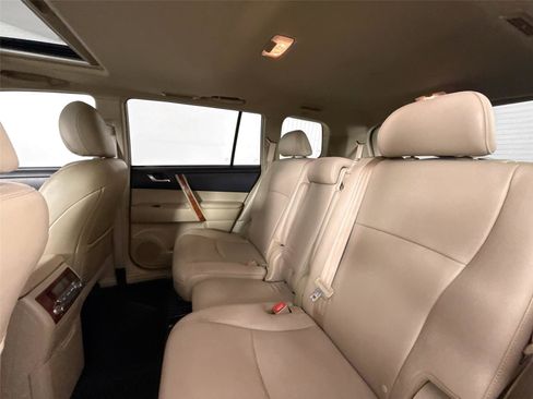Used 2012 Toyota Highlander Limited image 28