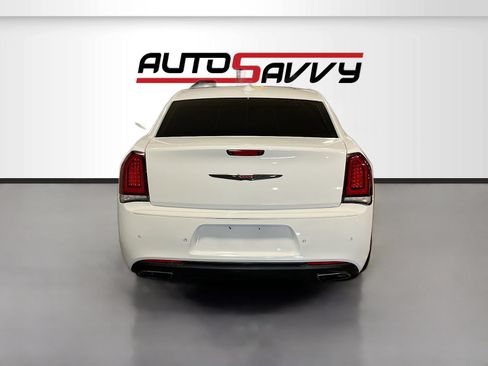 Used 2023 Chrysler 300 S w/ Comfort Group RWD image 6